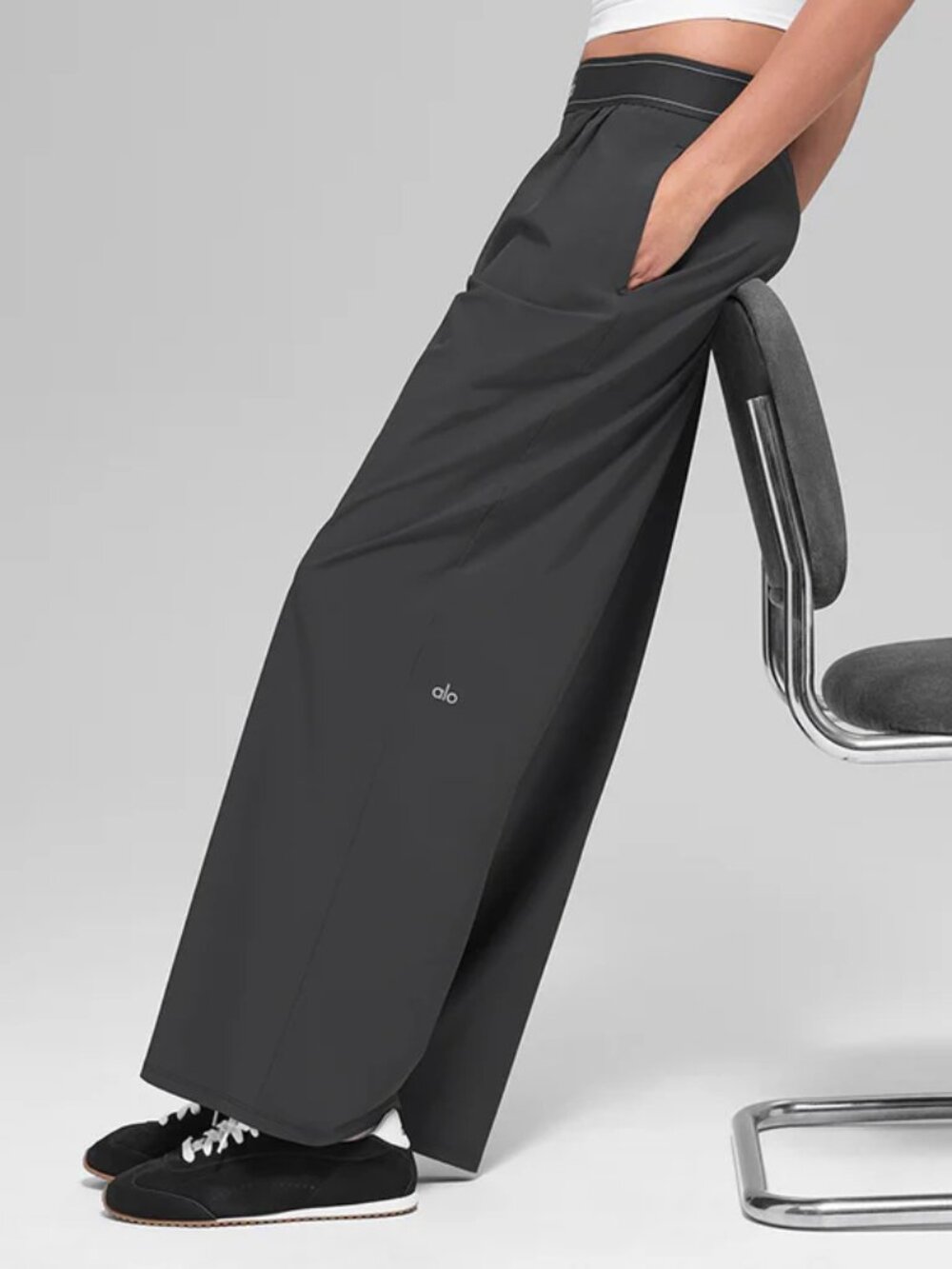 Brand New Alo Yoga Trouser- Deep Gray  (Regular)💻💼